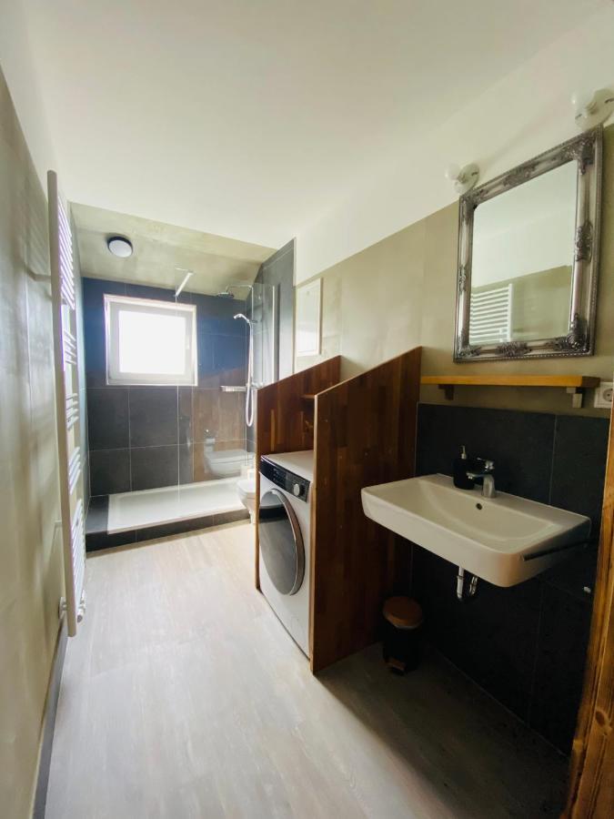Phoenix Apartments - Monteurwohnung Mit Riesiger Parkflaeche Билефелд Екстериор снимка